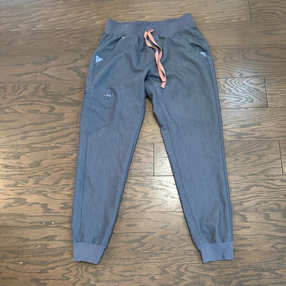 FIGS Woman’s Zamora Jogger Scrub Pants Gray Size Small - Picture 2 of 8